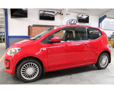Make &amp; Model: VW High UPDate of Reg: FN62 XMCColour: Redcc: 999MoT: 10-09-2022Fuel Type: PETROLMileage: 29kTransmission: 