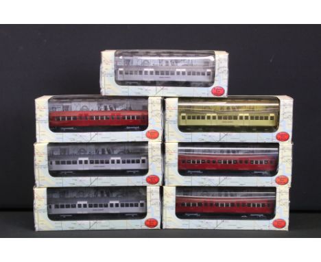 Set of seven boxed 1/76 scale EFE Exclusive First Editions The London Underground 1/76 scale Bakerloo Line and Central Line d