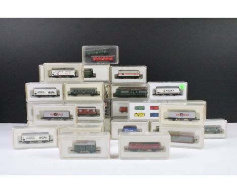 27 Cased Marklin Mini Club Z gauge items of rolling stock to include 2 x 8731, 8730, 8609, 8700 etc plus a Marklin Mini Club 