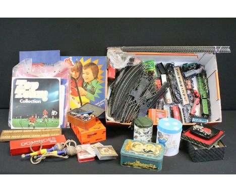 Collection of Hornby OO gauge model railway to include Flying Scotsman locomotive, 0-4-0 256, 16 x items of rolling stock fea