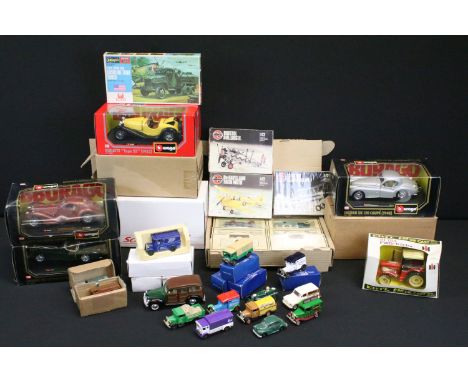 Collection of boxed &amp; unboxed diecast models to include boxed Solido 8006 Rolls Royce with wooden stand, 4 x boxed 1/24 B
