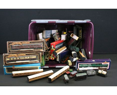 18 Boxed OO gauge items of rolling stock to include 3 x Wrenn, 3 x Bachmann, 3 x Hornby, 7 x Palitoy Mainline and 1 x Replica