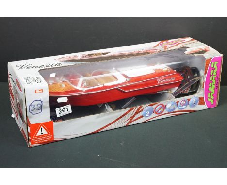 Boxed Jamara Germany 04 0390 Venezia r/b boat, with stand and controller 