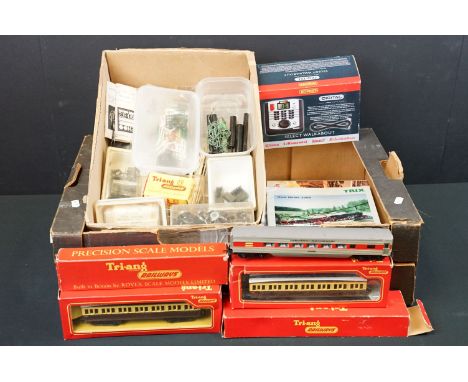 Collection of OO gauge model railway to include 4 x boxed Triang / Hornby items of rolling stock, boxed Digital R8235 Select 