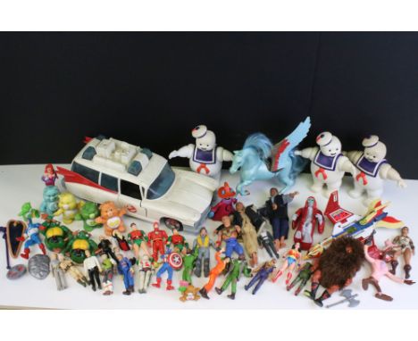 Collection of 80s figures to include 4 x Kenner Ghostbusters (3 x Stay Puft, 1 x Fright Features Peter Venkman plus Ecto 1), 
