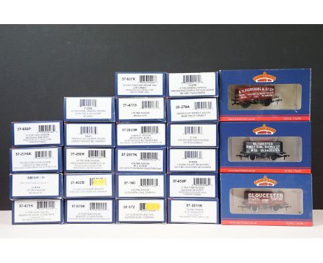 24 Boxed Bachmann OO gauge items of rolling stock to include wagons and vans featuring 37675K, 14 Ton Tank Wagon Admiralty Na
