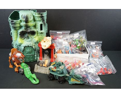 Masters Of The Universe - Collection of various MOTU figures, vehicles and play sets featuring 24 original Mattel Masters Of 