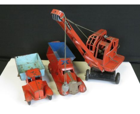 Three original Triang tin plate models to include 4 Ton Jones Mobile Crane by K &amp; L Steelfounders &amp; Engineers Ltd in 