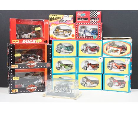 15 Boxed diecast and plastic model motorcycles to include 8 x Plasty / Airfix Motor R'a'der, 3 x Maisto featuring 2 x Harley 
