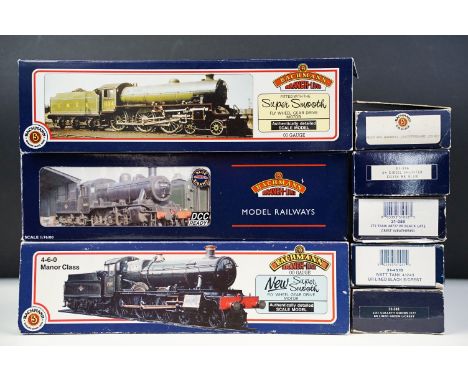 Eight boxed Bachmann OO gauge locomotives to include 32302 2251 Collett Goods 2277 BR Lined green l/crest, 32-825 Ivatt Class