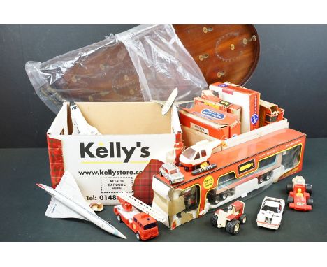 Collection of mixed toys to include 8 x boxed Jigsaw Puzzles, 1 x Bagatelle Board with ball bearings, 1 x boxed Heavy Hauler,