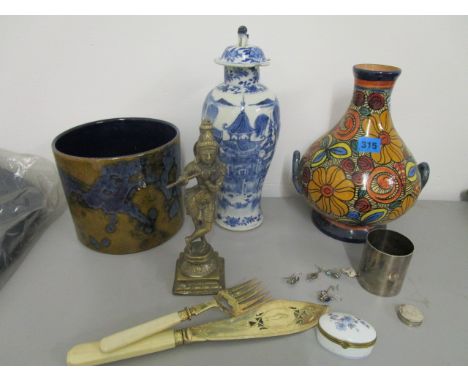 A mixed lot to include a late 19th/early 20th century Chinese blue and white baluster vase and cover, ivory handled fish serv