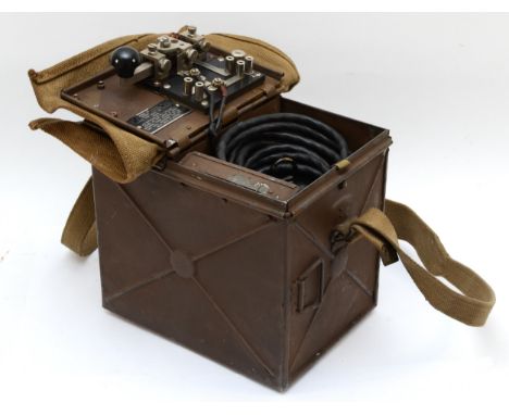 WWII British Army signalling lamp set, metal case, with lamp and spare parts box. 
