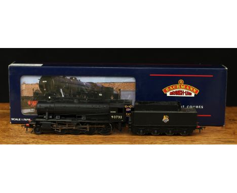 Bachmann Branch-Line OO Gauge 32-257A WD Austerity "Vulcan" 2-8-0 locomotive and eight wheel tender, B.R. black livery, No.90