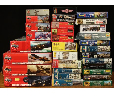 A collection of model kits, comprising Airfix 1:72 scale Douglas C-47 Skytrain, A08014, boxed; North American B-25C/D Mitchel