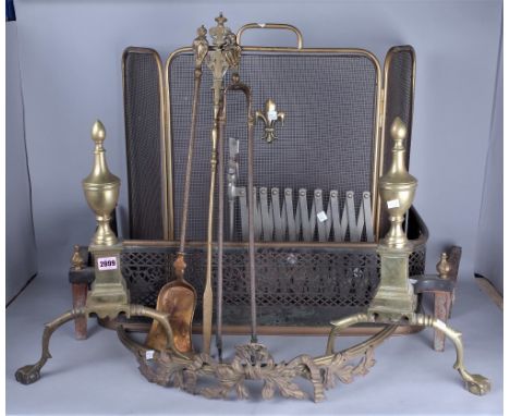 A QUANTITY OF METAL WARE ITEMS TO INCLUDE A FIRE FENDER, A PAIR OF AND IRONS A GROUP OF FIRE TOOLS (QTY)A brass and mesh trip