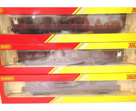 Three Hornby BR MK1 maroon coaches; R4625, R4351 and R4629, boxed. P&P Group 1 (£14+VAT for the first lot and £1+VAT for subs