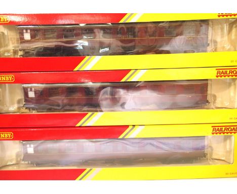Three Hornby BR MK1 maroon coaches R4351, R4627 and R4629, boxed. P&P Group 1 (£14+VAT for the first lot and £1+VAT for subse