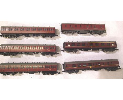 Six BR maroon coaches, N gauge Lima MK1 x2, Grafar Suburban x3 and full baggage car, unboxed. P&P Group 1 (£14+VAT for the fi