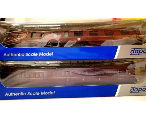Two Dapol 57 Stanier Coaches BR Maroon, 006 composite 010 corridor brake, both boxed. P&P Group 1 (£14+VAT for the first lot 