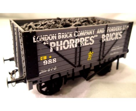 O gauge Skytrex 8 plank wagon, Phorpres Bricks, unboxed. P&amp;P Group 1 (£14+VAT for the first lot and £1+VAT for subsequent