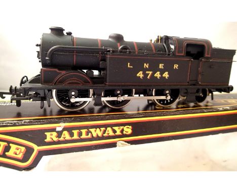 Mainline 954158 Class N2, 062 tank LNER Black 4744. P&P Group 1 (£14+VAT for the first lot and £1+VAT for subsequent lots)Con