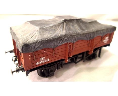 O gauge Skytrex 5 plank wagon with tarpaulin load cover, unboxed. P&amp;P Group 1 (£14+VAT for the first lot and £1+VAT for s