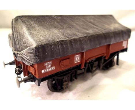 O gauge Skytrex 5 plank wagon with tarpaulin load cover, unboxed. P&amp;P Group 1 (£14+VAT for the first lot and £1+VAT for s