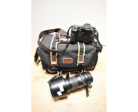 A Canon EOS 40D digital camera body No0430102101 with Sigma 1:5-6,3 170-500mm lens in soft camera bag
No charging aparatus pr