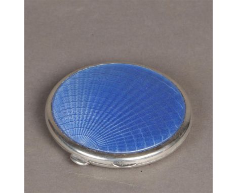 A silver and enamel Art Deco powder box. Henry Clifford Davis Birmingham, 1935.Diam.: 5,5 cm. 