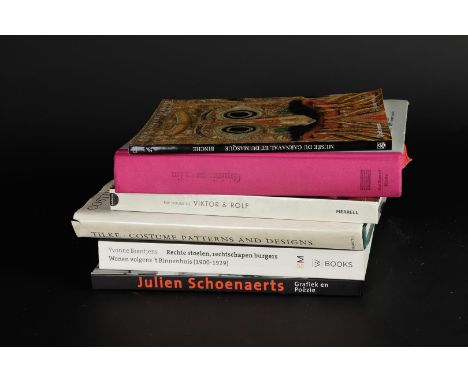 A lot consisting of various art and collector's books.