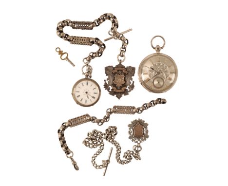 A GENTLEMAN'S SILVER OPEN FACE POCKET WATCH with key-wind movement, the silver dial with gold Roman numerals, subsidiary seco