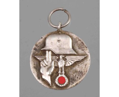 Repro Portrait Plakette schauseitiges Brustbild im Halbprofil von Adolf Hitler, so auch unter entwerfer Signet bez., revers S