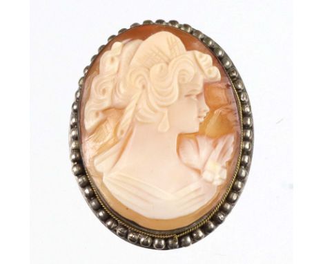 Muschel-Kamee Brosch-Anhänger Handarbeit punziert Silber 800 sowie Bari/Italien um 1920, ca. 9,5 Gramm, ovale Form mit einer 