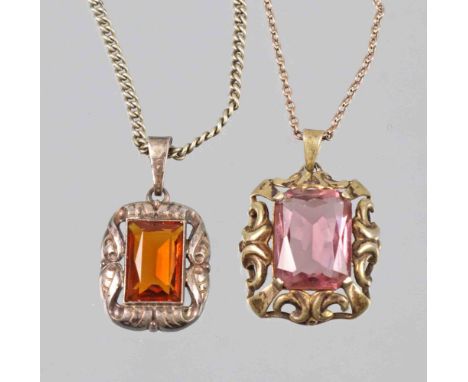 2 Art Deco Spinell Anhänger an Kette dabei ein vergoldeter Anhänger in Silber 835 mit Amethyst Spinell, an vergoldeter Erbske