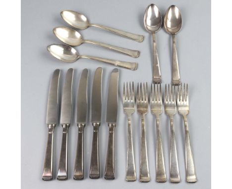 Art Deco Besteck für 5 Personen 90er Silber-Auflage, gemarkt Otto Kaltenbach, in der Art des Pyramiden-Bestecks von WMF mit a