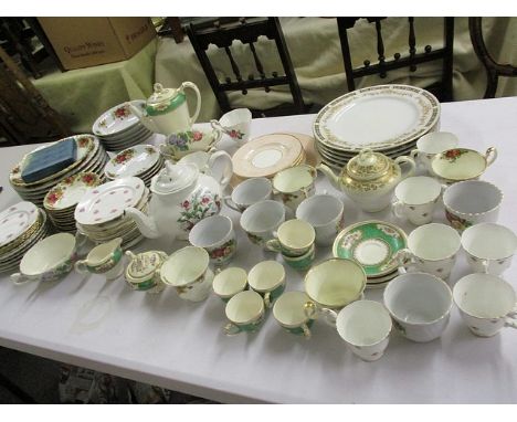 Mixed china to include Royal Albert Old Country Roses teacups and saucers, and a boxed set of silver plated spoons