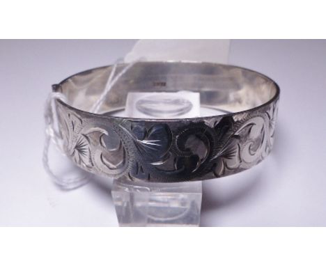 SILVER BANGLE. Sterling silver solid 1974 vintage bangle