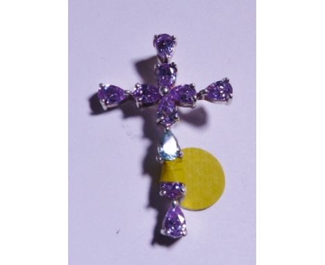 SILVER AMETHYST CROSS. Sterling silver amethyst set cross, L ~ 3cm