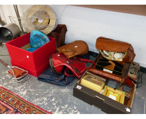 VINTAGE BAGS TO INCLUDE A PICNIC SATCHEL AND CONTENTS, LAWN BOWLS AND CARRY CASE, A PANAMA HAT, AND LIGHT FITTINGS ETC.  