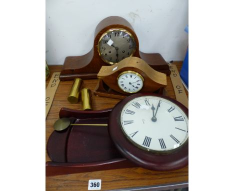 A QUARTZ WALL CLOCK, AN ART DECO MANTLE CLOCK, AND A FURTHER KEY WOUND MANTLE CLOCK, AND TWO CLOCK WEIGHTS.
