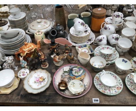 VARIOUS DECORATIVE TEA WARES AND CHINA WARES TO INCLUDE ROYAL STANDARD, HUMMEL FIGURES, ROYAL CROWN DERBY ETC.
