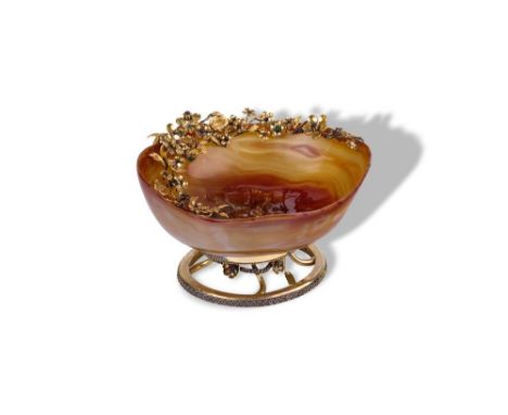 goldsmith's hallmark 'A. Reza'H. circa 12 cm, diameter circa 21 cmgross weight: circa 950 gr.Condition: signs of wear, small 