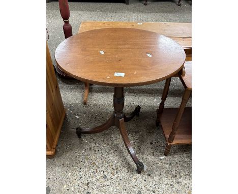 Georgian tripod table with oval top and turned column