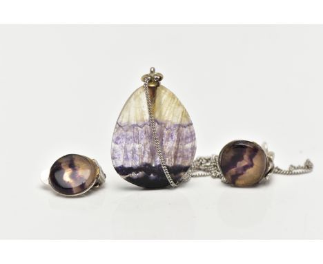 A BLUE JOHN FLUORITE PENDANT NECKLACE AND EARRINGS, the pendant of a polished pear drop shape, featuring bands of purple and 