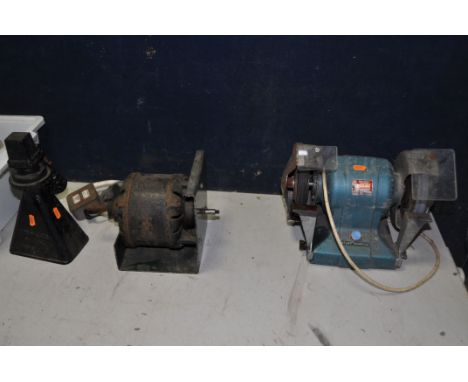 A BLACK AND DECKER HD1245 BENCH GRINDER along with a Ern-Lake 245 screw jack missing handle, a small fracmo compressor and tw