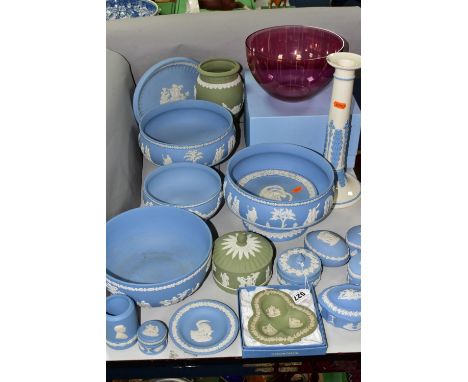 EIGHTEEN PIECES OF WEDGWOOD JASPER WARE TOGETHER WITH A BOXED WEDGWOOD CRANBERRY GLASS BOWL, comprising four large blue Jaspe