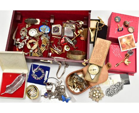 A SELECTION OF SILVER WHITE METAL AND COSTUME JEWELLERY, to include a Norwegian Marius Hammer blue enamel butterfly pendant s