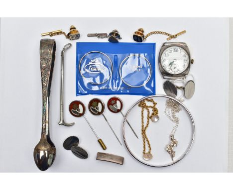 A BROKEN YELLOW METAL CHAIN, SELECTION OF SILVER ITEMS AND WHITE METAL JEWELLERY, to include an AF double yellow metal Rolo l