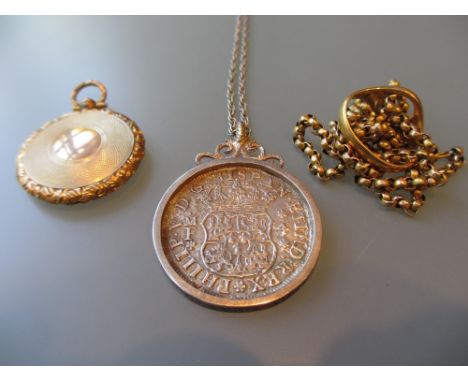 18ct Gold ring mount, 19th Century yellow metal chain and locket and a silver pendant mounted with an 18th Century Spanish co